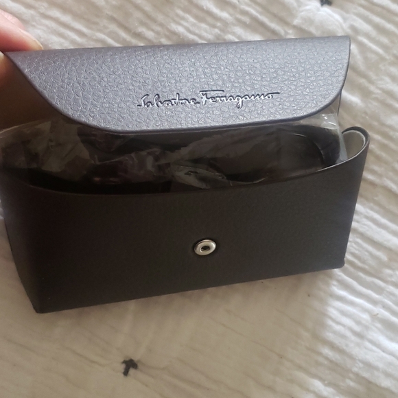 Salvatore Ferragamo Sunglasses - Picture 6 of 9